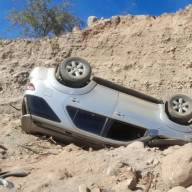 Se salvaron de Milagro: Cayeron con su camioneta a un precipicio en Andalgalá