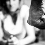 Confirman la detención de un hombre acusado de golpear y retener a su ex pareja