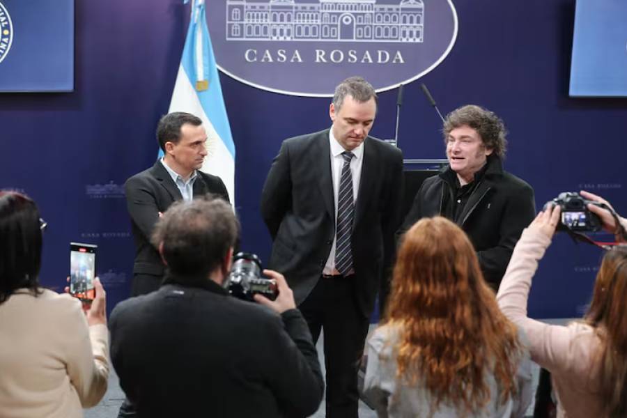 El Gobierno fija restricciones y un sistema de sanciones para los periodistas acreditados en la Casa Rosada
