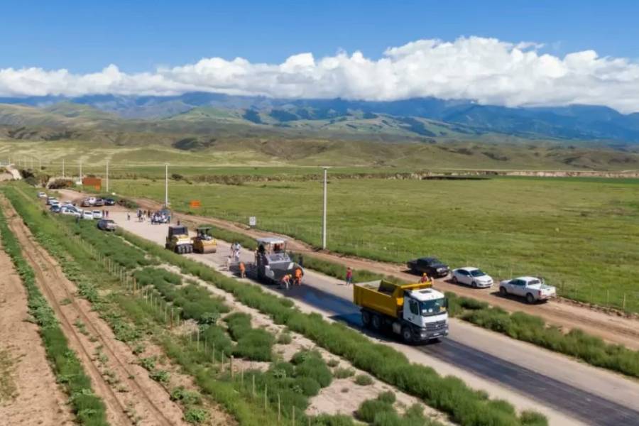 Avanza la pavimentación de la Ruta Provincial N°1: una obra clave para conectar el Valle Central con Aconquija