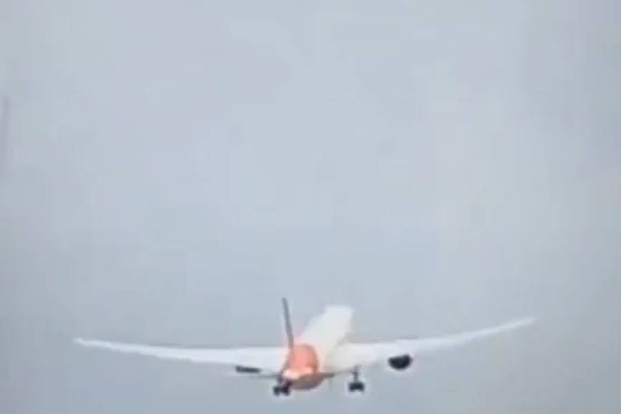 Así se estrelló un avión de Air India con más de 200 pasajeros a bordo