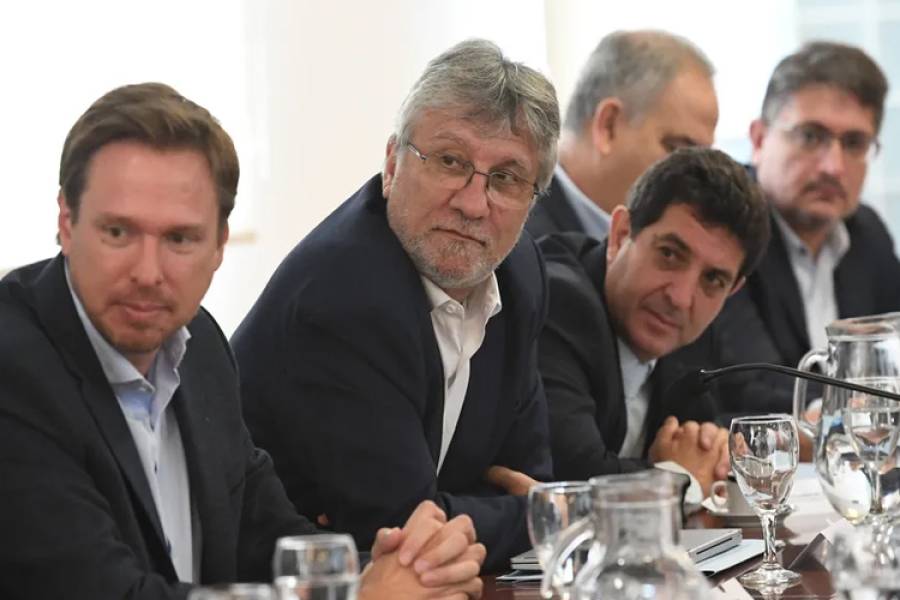 Gobernadores impulsan una reforma en la distribución de fondos nacionales 