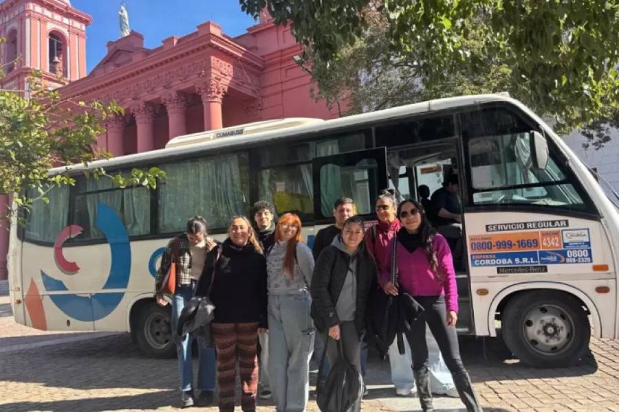 Marcado éxito de la propuesta que permite a estudiantes recorrer sitios turísticos de la Ciudad