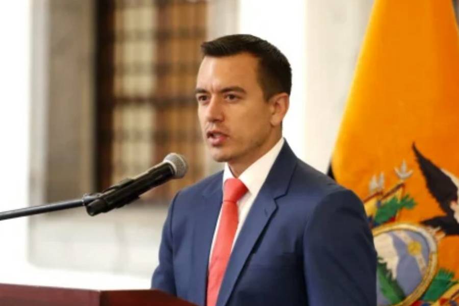 Ecuador anuncia la desvinculación de 5.000 funcionarios públicos y fusión de ministerios