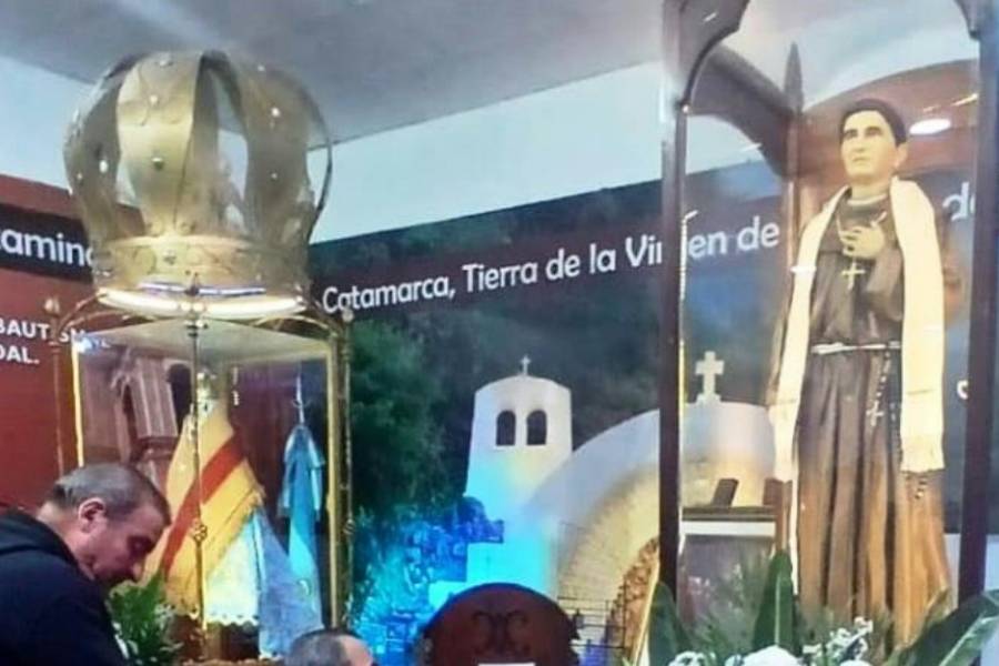 Con fe y tecnología, rinden homenaje al Beato Esquiú y a la Virgen del Valle en el Poncho