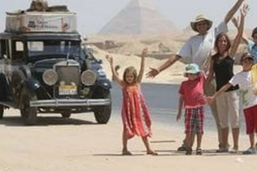 Del Everest al Sahara: La familia que recorrió el mundo sobre ruedas desembarca en Catamarca