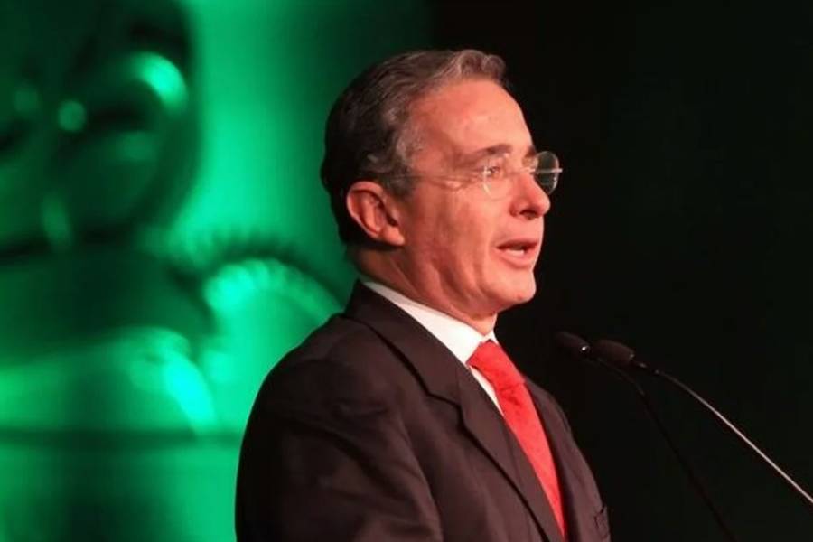 Colombia: expresidente Uribe fue condenado a doce años de prisión domiciliaria por fraude y soborno