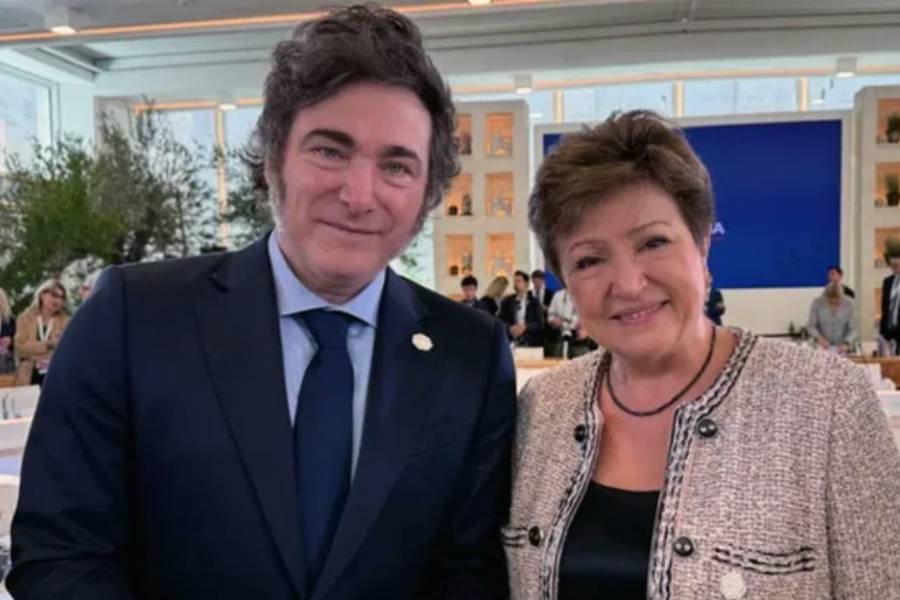 El FMI se juega a fondo por Javier Milei: flexibilizó las metas que el Gobierno debe cumplir