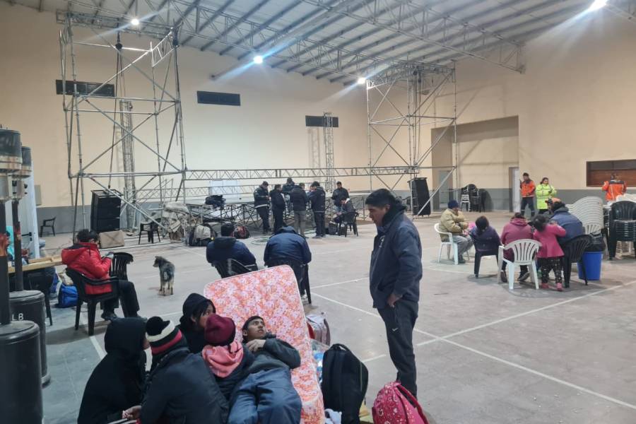Fuerte temporal en Laguna Blanca: 70 viviendas dañadas y familias evacuadas