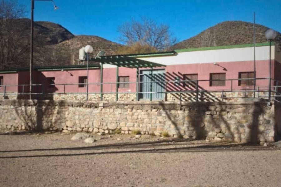 Padres tomaron la escuela de Papachacra: “Queremos que nos escuchen” 