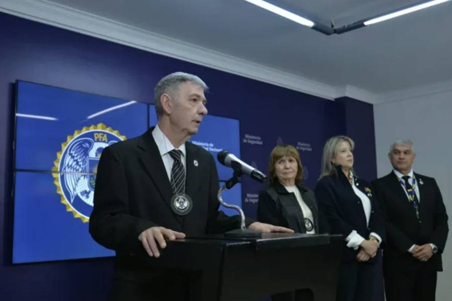 Patricia Bullrich y el nuevo jefe del DFI presentaron una investigación sobre la mayor organización criminal de Sudamérica
