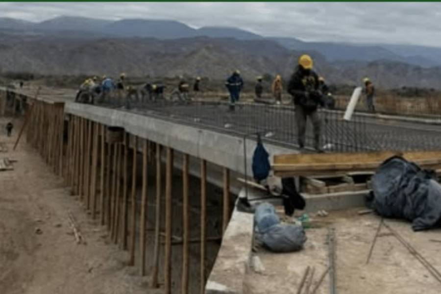 Avanza la obra del puente sobre el Río Santa María, clave para la región de Las Mojarras