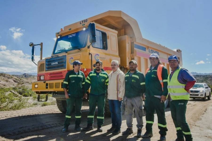 Jalil recorrió obra de asfaltado de calles en Belén