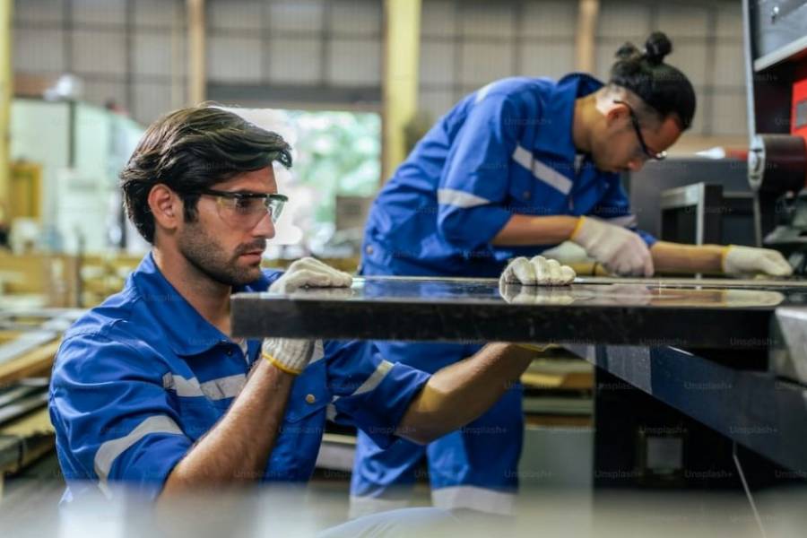 Creció el empleo privado, mejoró el salario y cayó la conflictividad laboral en junio, según el Gobierno