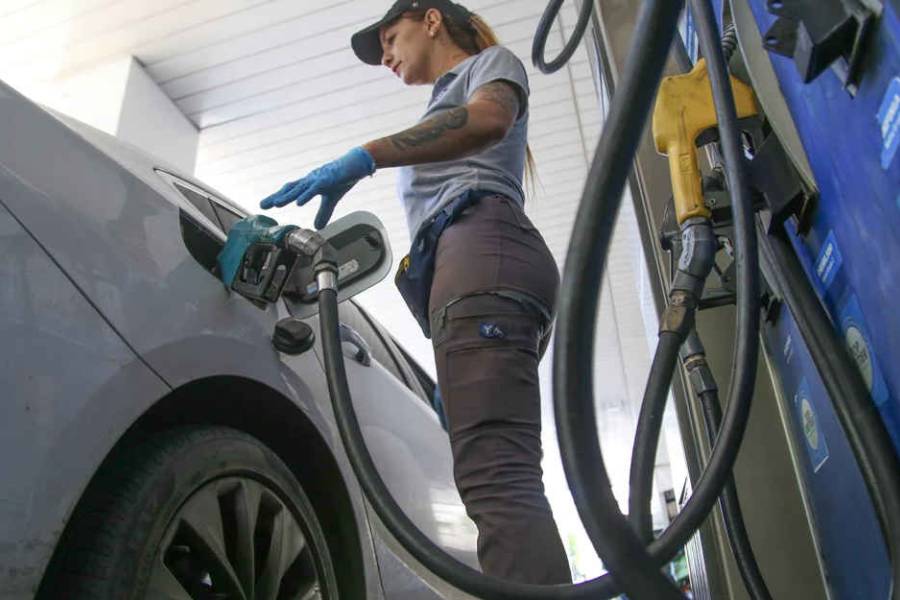 Se desploma la venta de combustibles