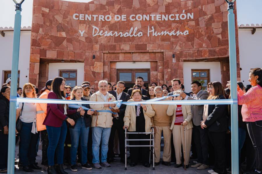 Raúl inauguró el Centro de Contención y Desarrollo Humano en Fiambalá