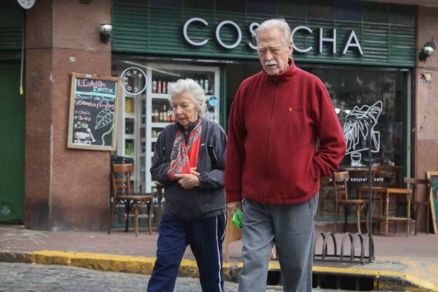 Jubilados: confirman el bono de $70.000 para octubre y el haber inicial roza los $400.000