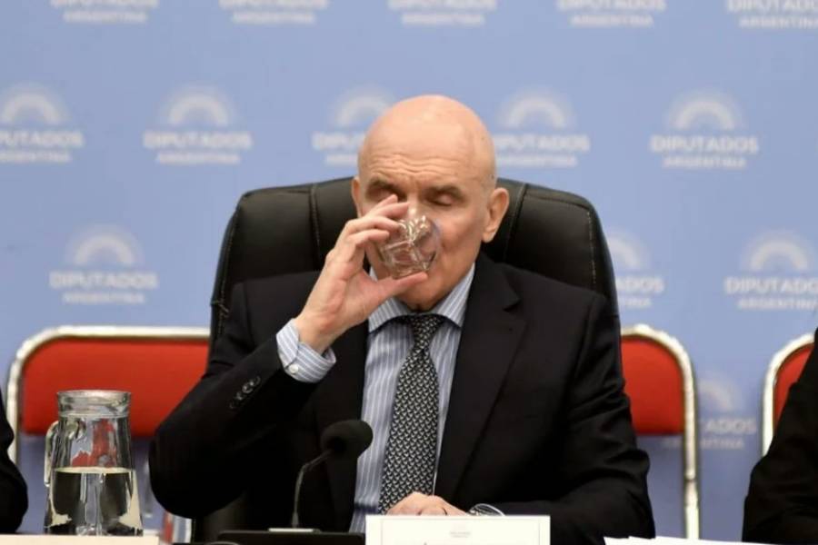 Presupuesto 2026 en vilo: opositores reclaman apartar a Espert tras investigación en EE.UU.