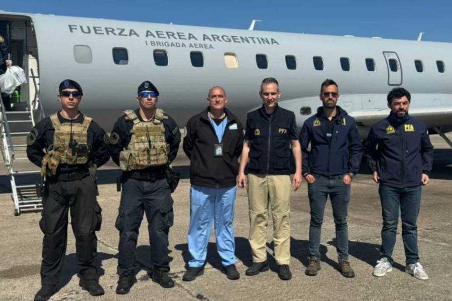 Triple crimen narco: partió el avión a Perú con policías para traer a Ozorio