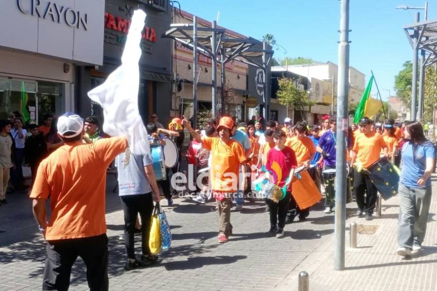 Alumnos realizan homenaje a San Francisco de Asís