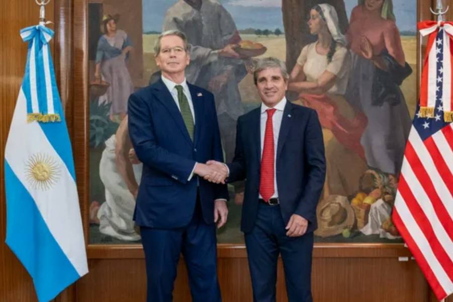 Scott Bessent y el FMI complican a Luis Caputo: quieren 