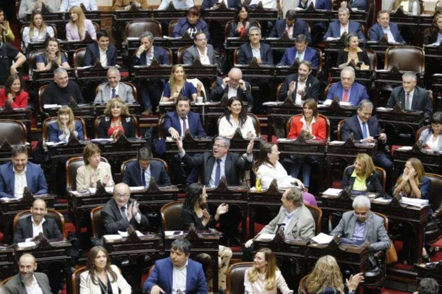 Otro revés para Javier Milei: Diputados transformó en ley la reforma que limita los DNU