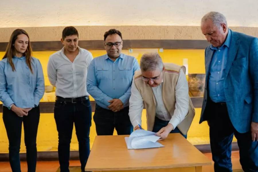 Jalil visitó la obra del nuevo Hospital de Belén