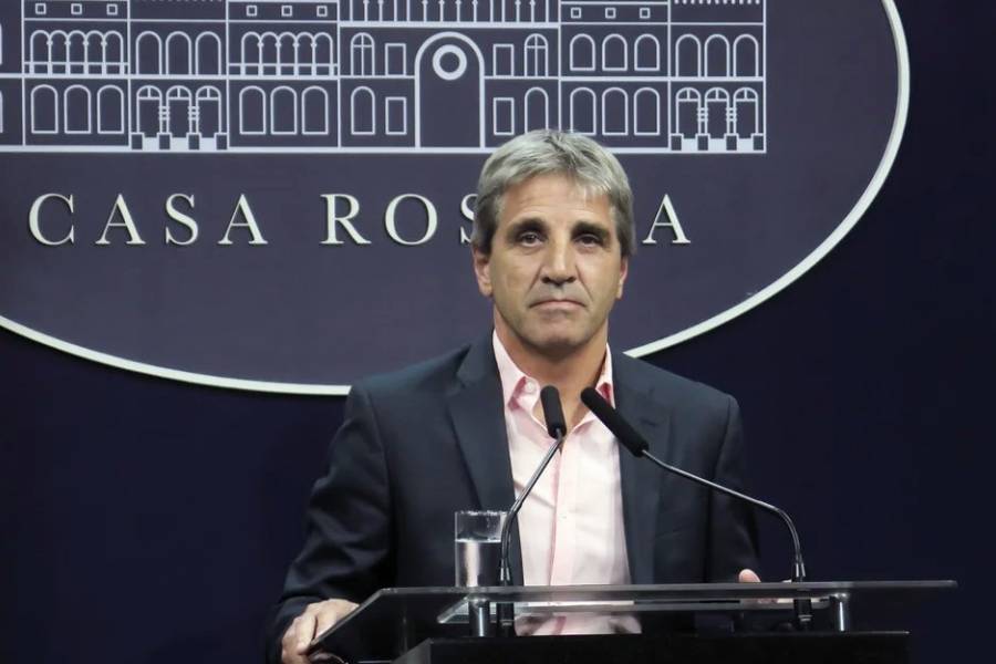 Caputo reiteró que el esquema cambiario no se modifica