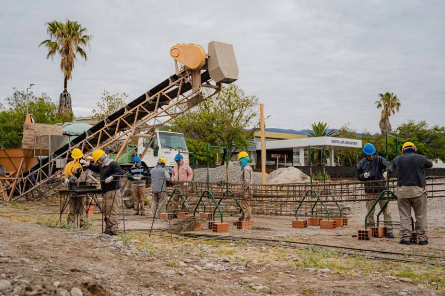 Jalil visitó la obra de ampliación del San Juan Bautista