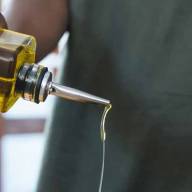 La Anmat prohibió dos aceites y suplementos falsamente rotulados que se vendían en el país