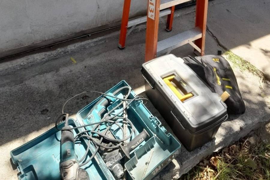 Robó herramientas de una camioneta y fue detenido a pocas cuadras