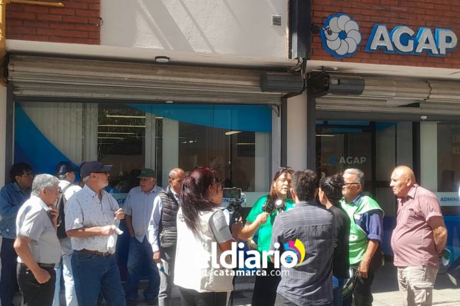 Jubilados reclaman correcciones en sus haberes y se manifiestan frente a la AGAP