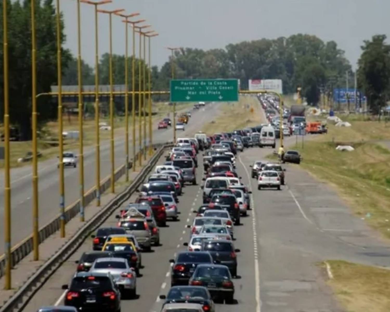 Intenso movimiento hacia la Costa Atlántica en el inicio del fin