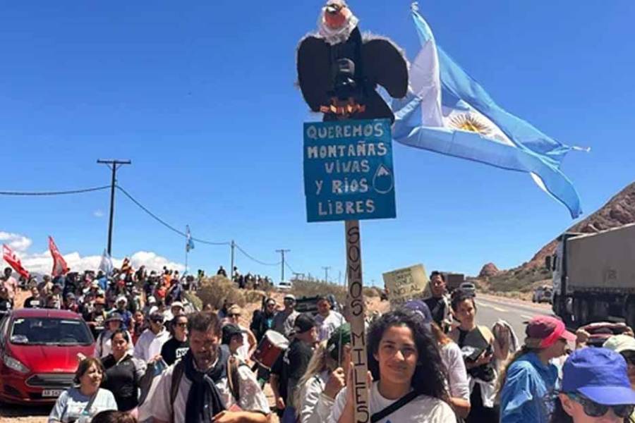 “El agua no se negocia”: masiva caravana en Mendoza contra el proyecto minero que respaldó Milei