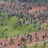 Escándalo en Calcuta: Lionel Messi se fue antes y los hinchas destrozaron el estadio