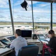 Controladores aéreos confirman paro y el Gobierno lo califica de “extorsivo