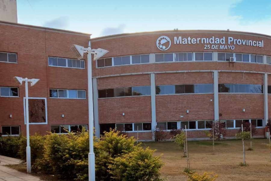 Está embarazada y la picó un alacrán en el ojo