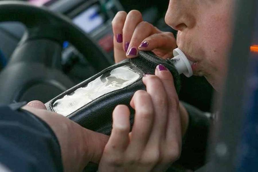 Un conductor estaba tan borracho que saturó el alcoholímetro durante un control vial en la Ruta 226