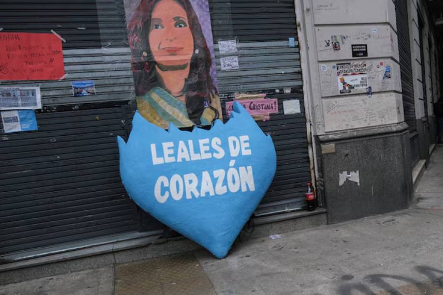 Cristina Fernández vuelve a la actividad política y en febrero el kirchnerismo iniciará una campaña por su liberación