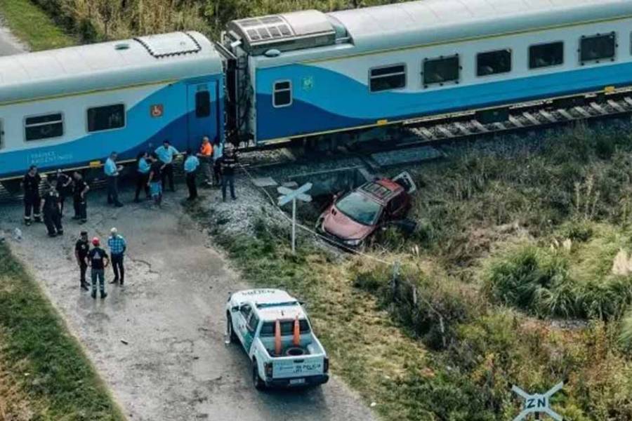 Tren chocó a un auto en la entrada Mar del Plata: hay tres heridos, y uno está grave