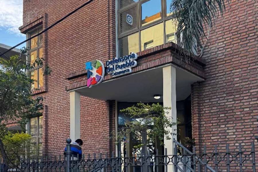 Piden que Defensoría del Pueblo, a cargo de Mera, intervenga en el reclamo del personal de Salud 