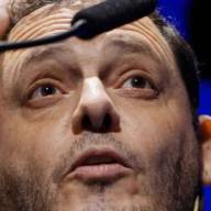 Apuntan contra Nucleoeléctrica y el entorno de Javier Milei por un presunto sobreprecio en la compra de un software