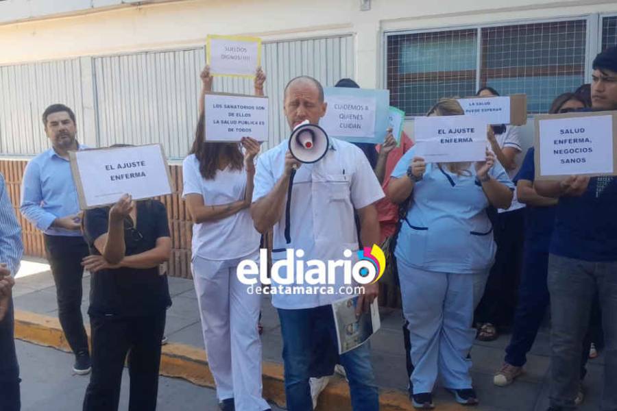 Profesionales del San Juan reclamaron el pago de guardias