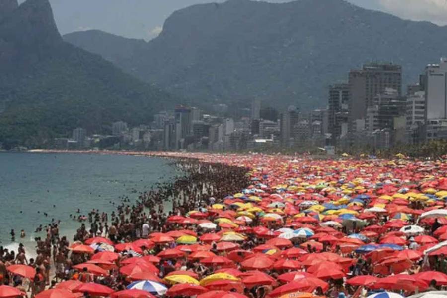 Estafa en Brasil: turista argentina denunció que le cobraron $ 5.000.000 por un choclo en la playa