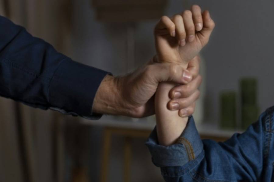 Violencia familiar en La Paz: un padre ira a juicio por golpear a su hijo 