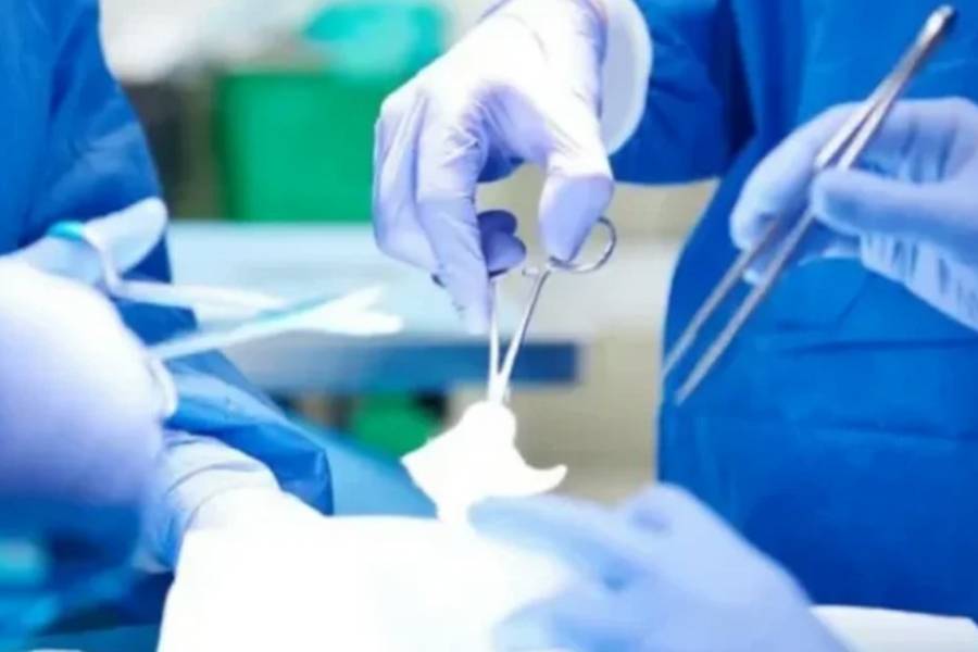 Le dejaron una gasa tras una cesárea y ahora tendrán que indemnizarla