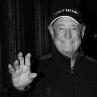 Adiós a Neil Sedaka, incansable creador de temas que cantó más de una generación