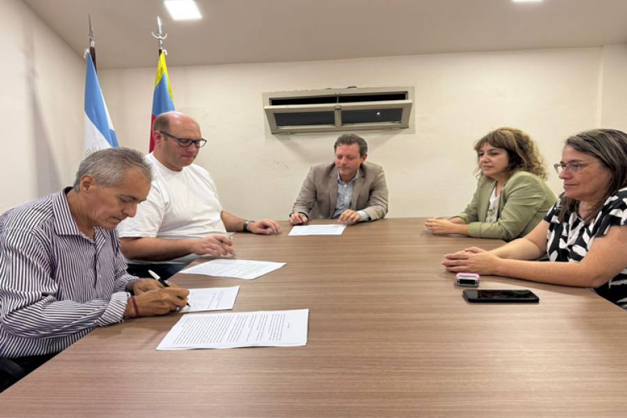 Acuerdo entre Gobierno y gremios estatales por actualización por inflación y bonificaciones para todo 2026