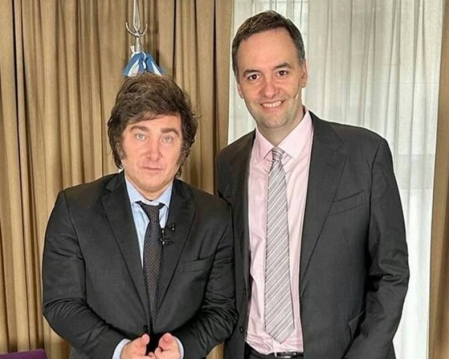 Javier Milei regresa de España y visita Córdoba junto a Manuel Adorni