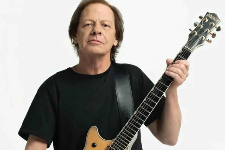 Stevie Young fue hospitalizado de urgencia en Buenos Aires